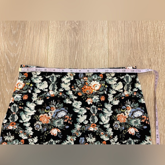 Philosophy Floral Pencil Skirt - size 4 - Picture 5 of 7
